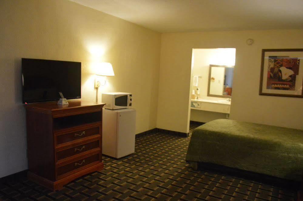 Rodeway Inn Denmark-Jackson Eksteriør billede