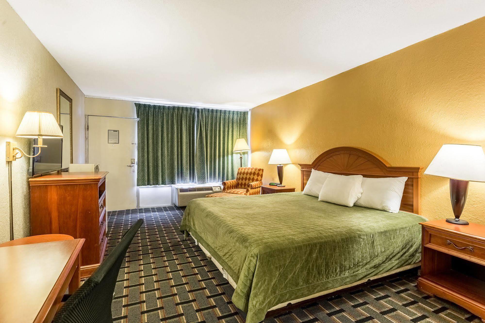 Rodeway Inn Denmark-Jackson Eksteriør billede