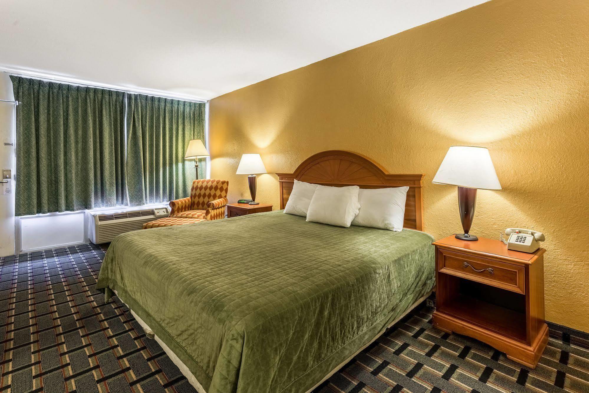 Rodeway Inn Denmark-Jackson Eksteriør billede