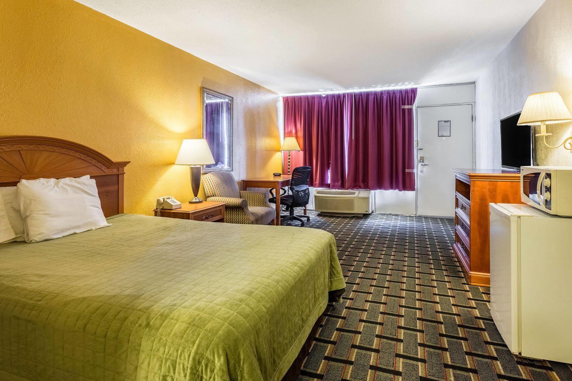 Rodeway Inn Denmark-Jackson Eksteriør billede